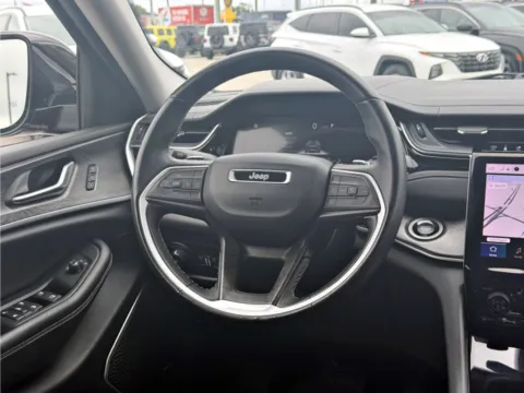More photos of 2022 Jeep Grand Cherokee Limited at Dorsett Mitsubishi, IN