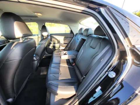 More photos of 2024 Hyundai Elantra Limited at Dorsett Mitsubishi, IN