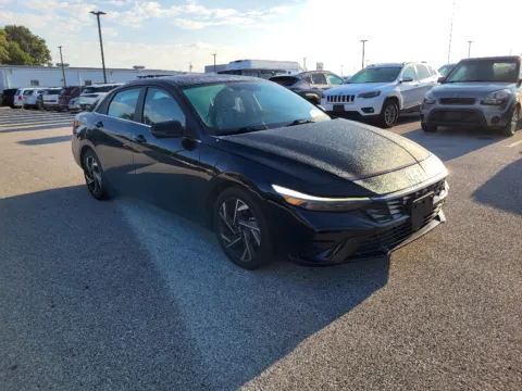 More photos of 2024 Hyundai Elantra Limited at Dorsett Mitsubishi, IN