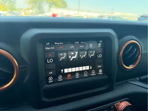 More photos of 2019 Jeep WRANGLER at Dorsett Mitsubishi, IN