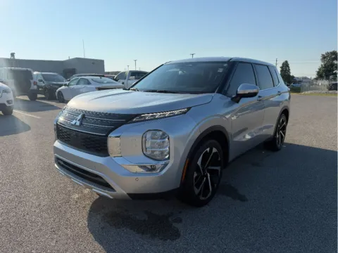 Silver 2022 Mitsubishi Outlander SE for sale in Terre Haute, IN