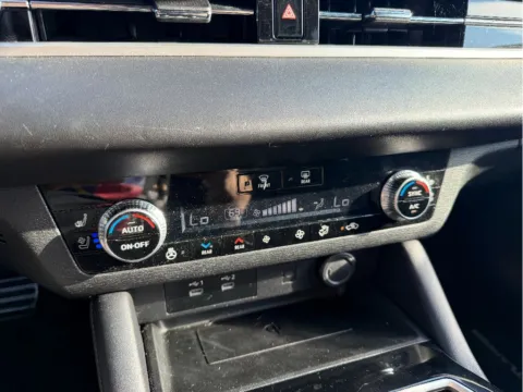 More photos of 2025 Mitsubishi Outlander SEL at Dorsett Mitsubishi, IN