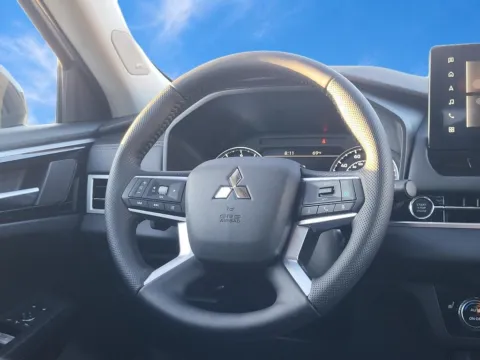 More photos of 2026 Mitsubishi Outlander Trail Edition at Dorsett Mitsubishi, IN