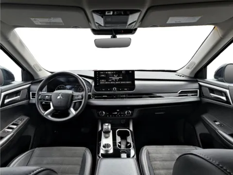 More photos of 2025 Mitsubishi Outlander SE at Dorsett Mitsubishi, IN