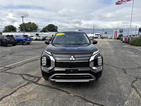 Photos of 2025 Mitsubishi Outlander SE for sale in Terre Haute, IN at Dorsett Mitsubishi
