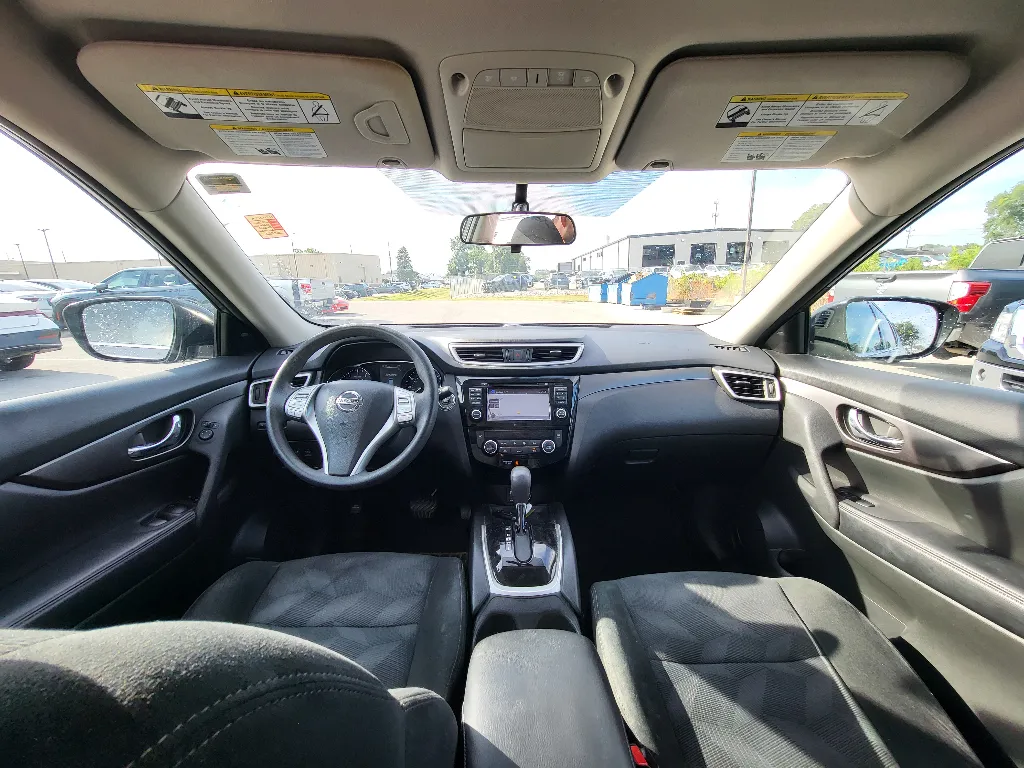 Used 2016 Nissan Rogue SV with VIN 5N1AT2MM3GC919807 for sale in Terre Haute, IN
