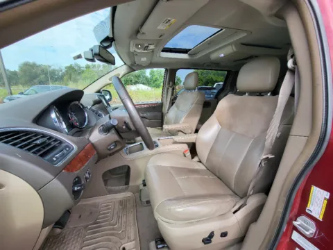 More photos of 2011 Chrysler Town & Country Limited at Dorsett Mitsubishi, IN