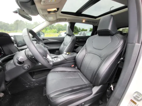 More photos of 2024 INFINITI QX60 LUXE at Dorsett Mitsubishi, IN