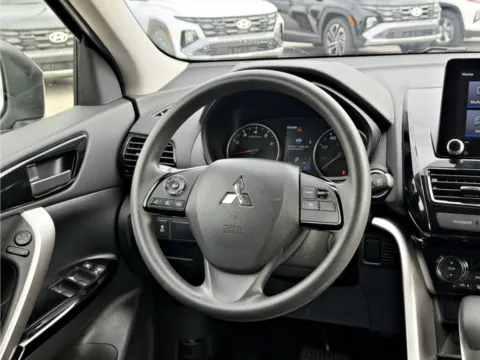 More photos of 2025 Mitsubishi Eclipse Cross LE at Dorsett Mitsubishi, IN