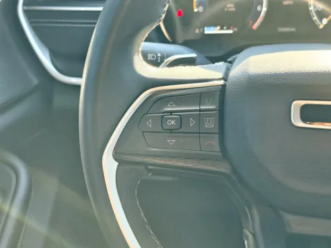 More photos of 2023 Jeep Grand Cherokee L Laredo at Dorsett Mitsubishi, IN