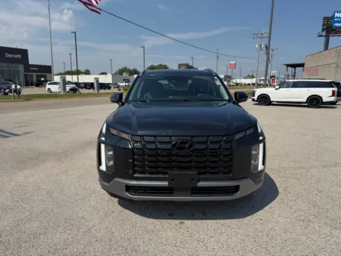 Photos of 2025 Hyundai Palisade SEL for sale in Terre Haute, IN at Dorsett Mitsubishi