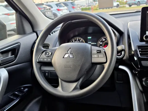 More photos of 2024 Mitsubishi Eclipse Cross LE at Dorsett Mitsubishi, IN