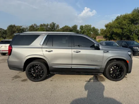 More photos of 2022 GMC Yukon 1500 SLT at Dorsett Mitsubishi, IN