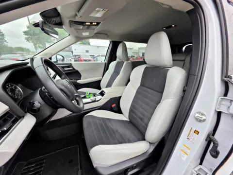 More photos of 2025 Mitsubishi Outlander SE at Dorsett Mitsubishi, IN
