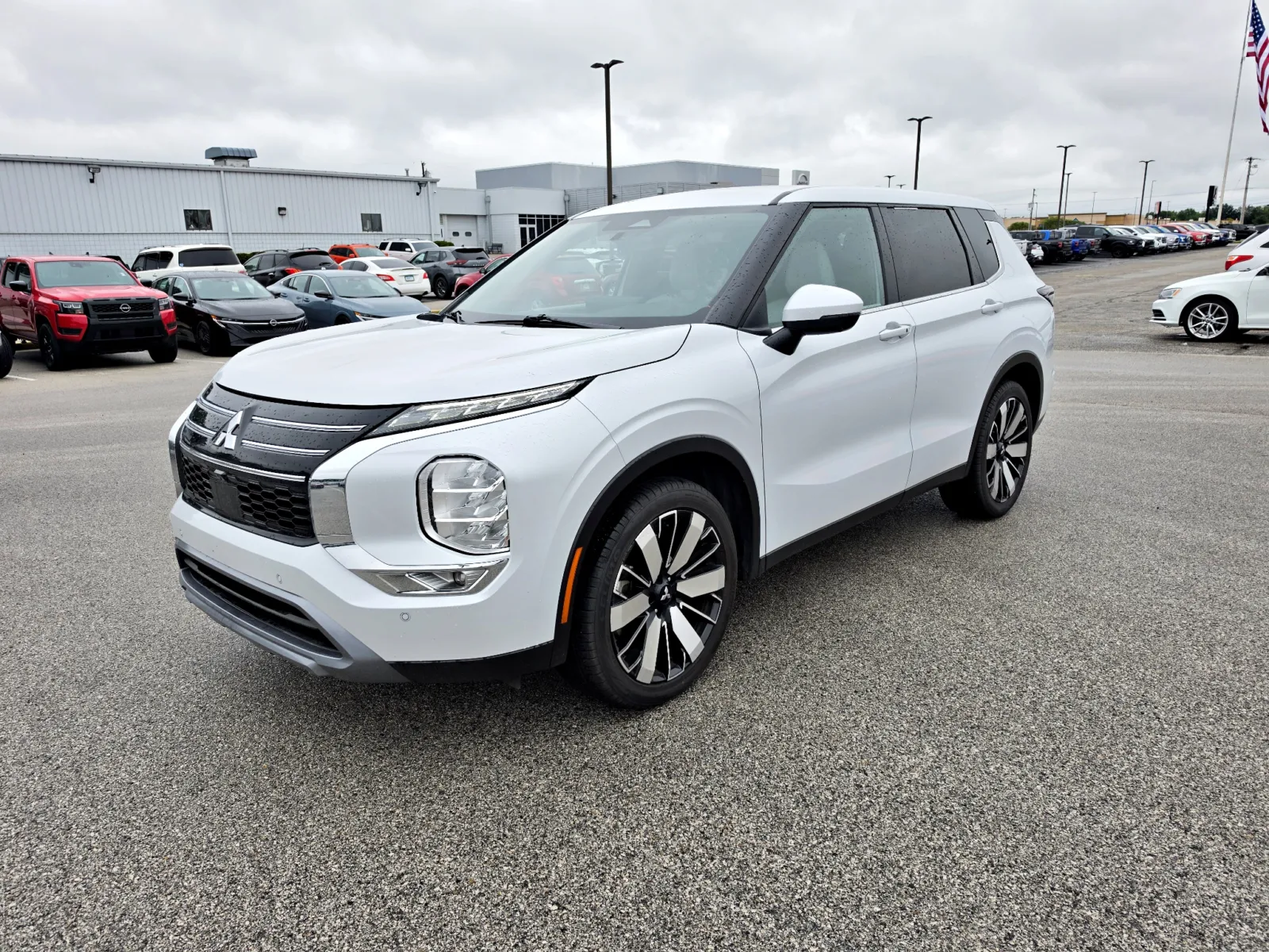 2025 Mitsubishi Outlander SE