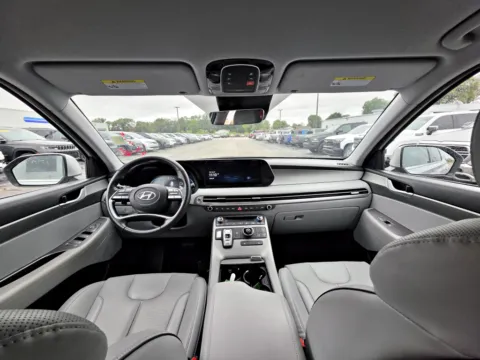 Photos of 2025 Hyundai Palisade SEL for sale in Terre Haute, IN at Dorsett Mitsubishi