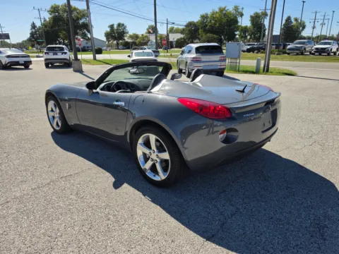 More photos of 2008 Pontiac Solstice at Dorsett Mitsubishi, IN
