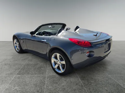 More photos of 2008 Pontiac Solstice at Dorsett Mitsubishi, IN