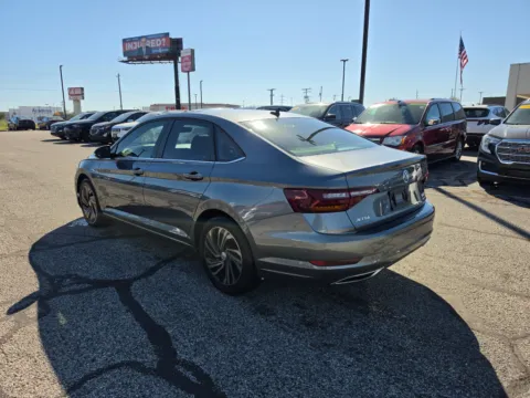 More photos of 2019 Volkswagen Jetta SEL Premium at Dorsett Mitsubishi, IN