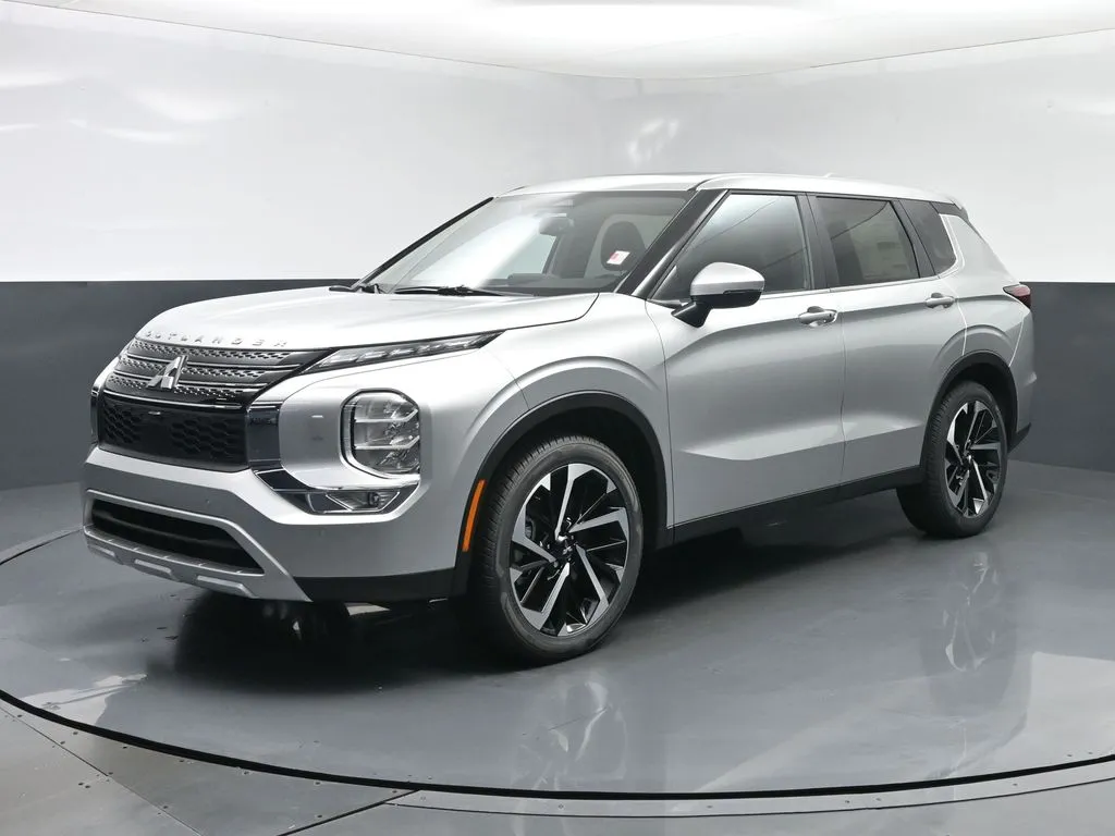 2024 Mitsubishi Outlander SE for sale in Terre Haute, IN