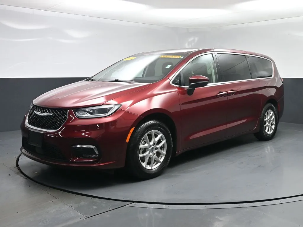 2023 Chrysler Pacifica Touring L for sale in Terre Haute, IN