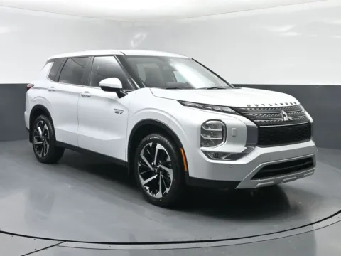 Photos of 2025 Mitsubishi Outlander PHEV SE for sale in Terre Haute, IN at Dorsett Mitsubishi