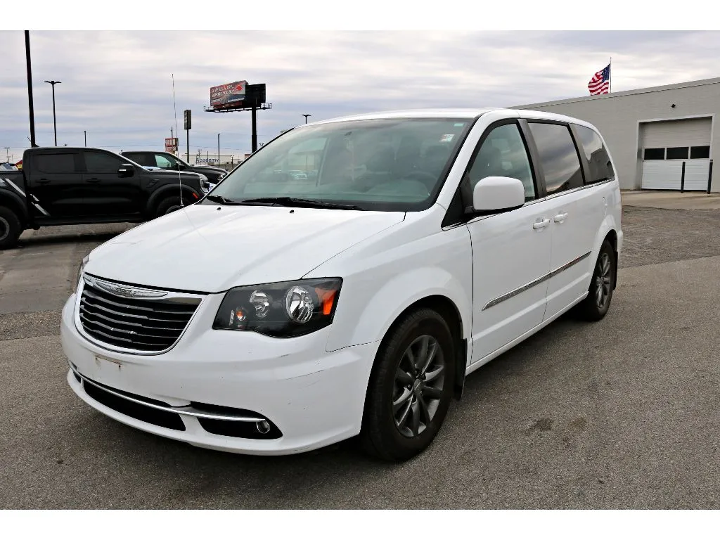 2016 Chrysler Town & Country S for sale in Terre Haute, IN