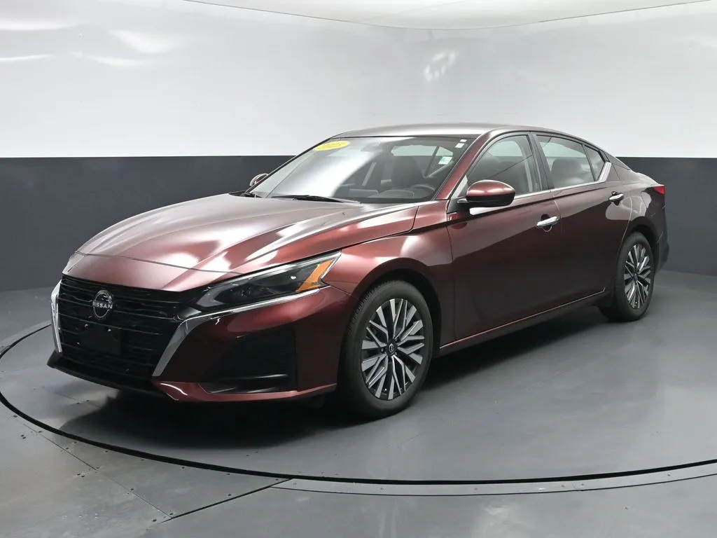2023 Nissan Altima 2.5 SV for sale in Terre Haute, IN