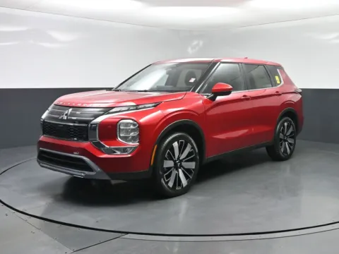 Red 2025 Mitsubishi Outlander SE for sale in Terre Haute, IN