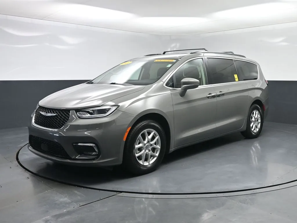 2022 Chrysler Pacifica Touring L for sale in Terre Haute, IN