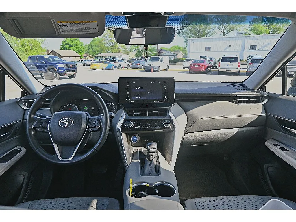 Used 2021 Toyota Venza XLE with VIN JTEAAAAH4MJ061035 for sale in Terre Haute, IN
