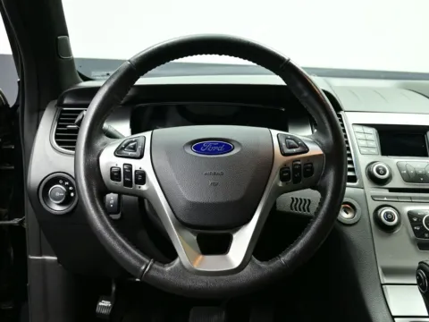 More photos of 2017 Ford Taurus SEL at Dorsett Mitsubishi, IN