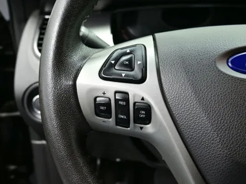 More photos of 2017 Ford Taurus SEL at Dorsett Mitsubishi, IN