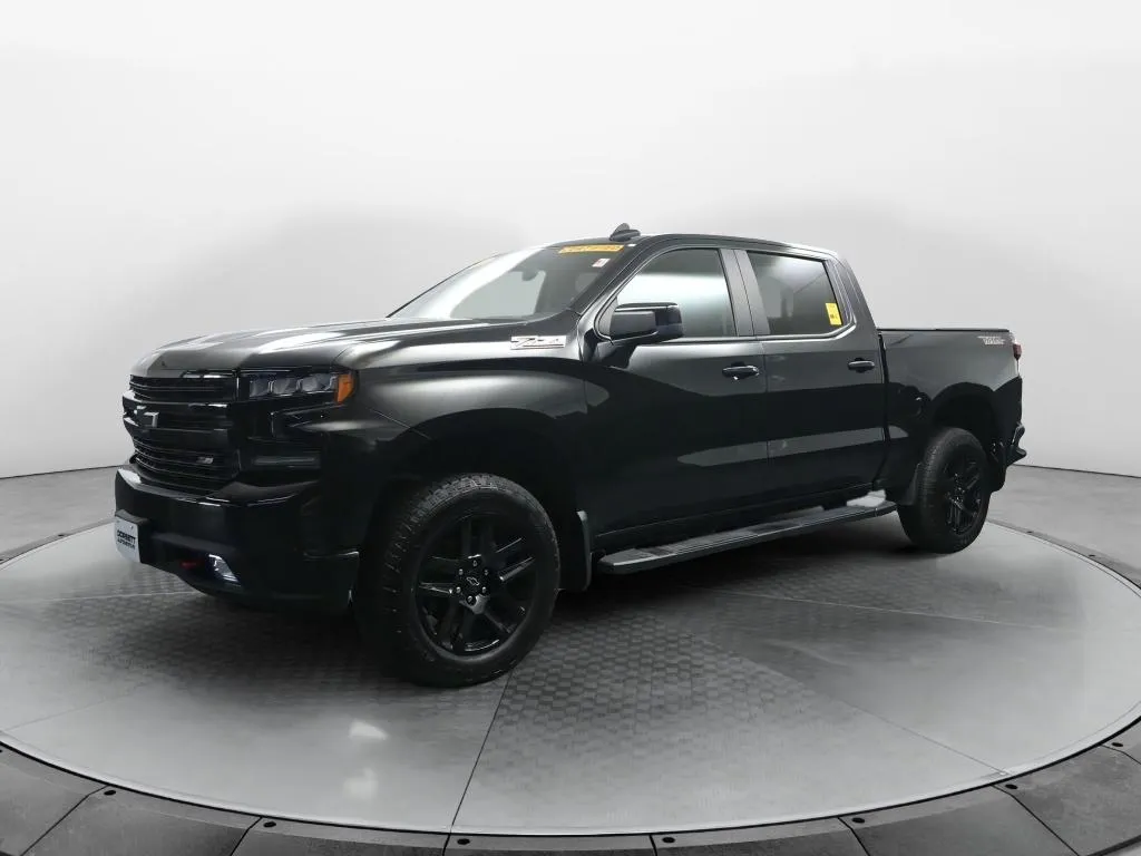 Black 2022 Chevrolet Silverado 1500 LT Trail Boss for sale in Terre Haute, IN
