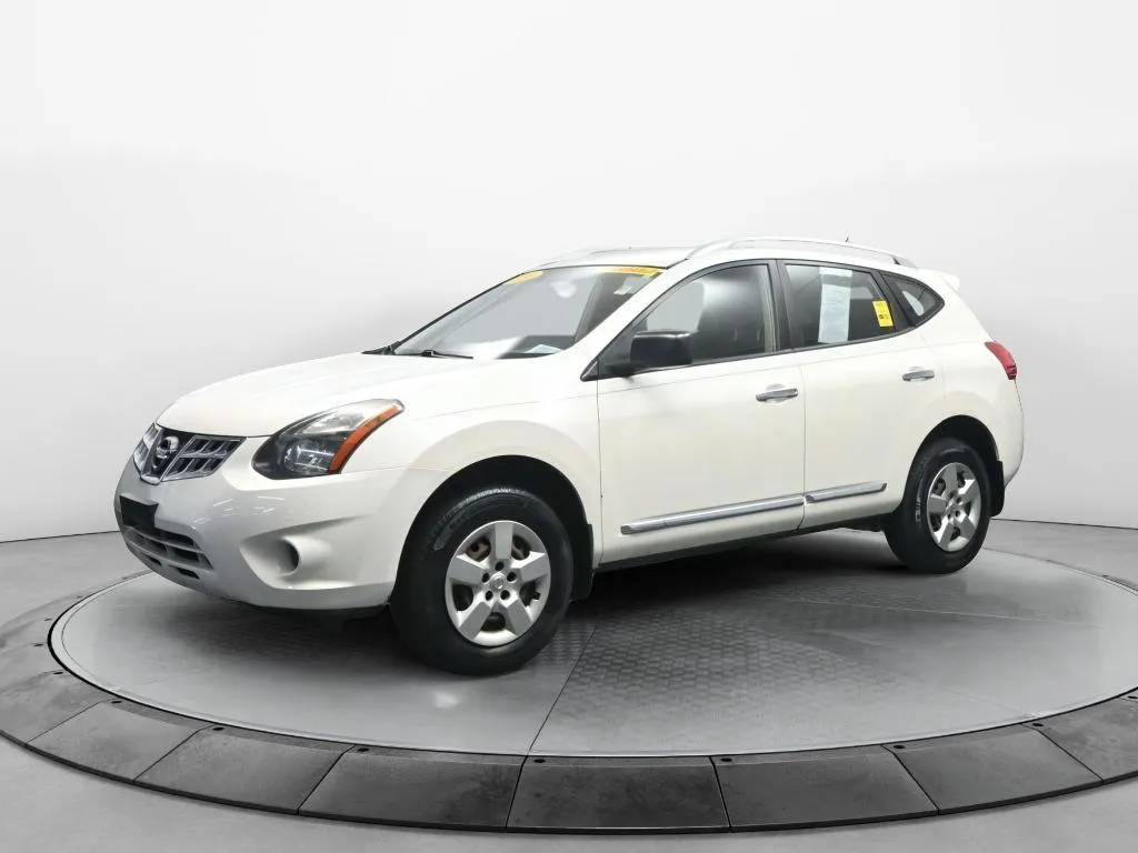 White 2014 Nissan Rogue Select S for sale in Terre Haute, IN