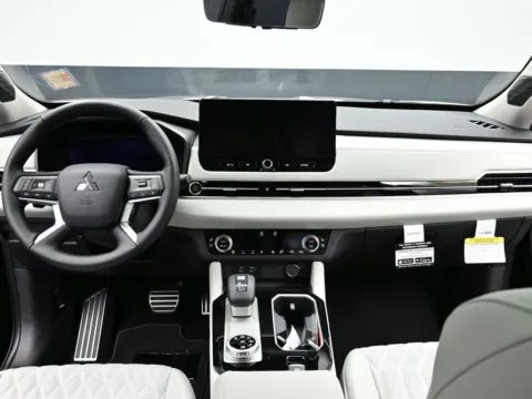 Photos of 2025 Mitsubishi Outlander Platinum Edition for sale in Terre Haute, IN at Dorsett Mitsubishi