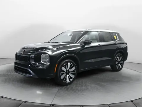 Black 2025 Mitsubishi Outlander Platinum Edition for sale in Terre Haute, IN