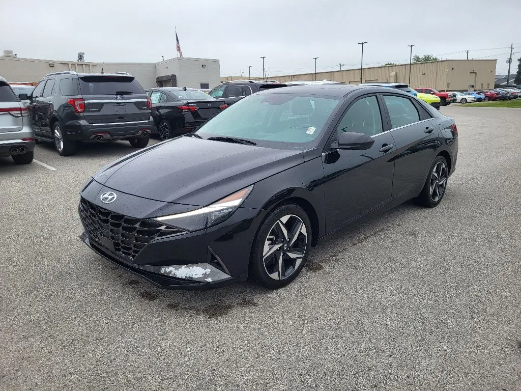 Black 2023 Hyundai Elantra Limited for sale in Terre Haute, IN
