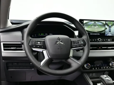 More photos of 2025 Mitsubishi Outlander SE at Dorsett Mitsubishi, IN