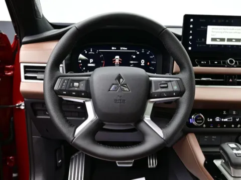 More photos of 2025 Mitsubishi Outlander SEL at Dorsett Mitsubishi, IN