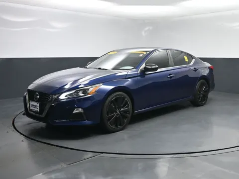 Blue 2019 Nissan Altima 2.5 SR for sale in Terre Haute, IN