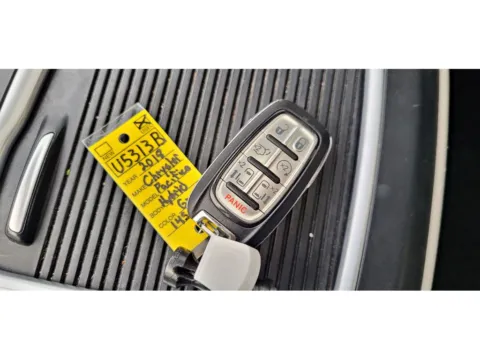 More photos of 2018 Chrysler Pacifica Hybrid Limited at Dorsett Mitsubishi, IN