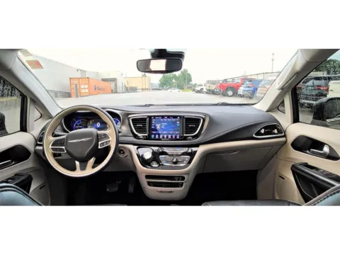 Photos of 2018 Chrysler Pacifica Hybrid Limited for sale in Terre Haute, IN at Dorsett Mitsubishi