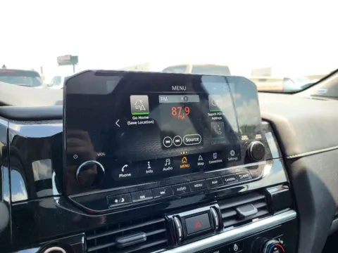More photos of 2022 Nissan Pathfinder SL at Dorsett Mitsubishi, IN