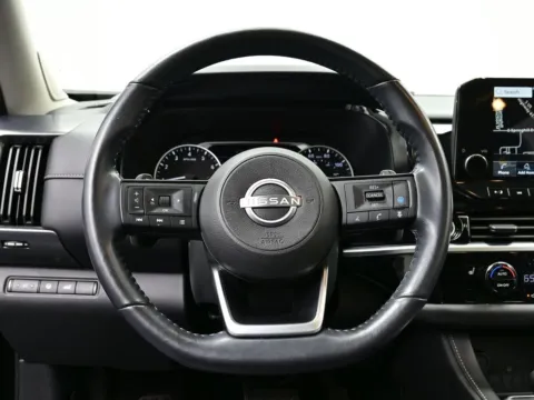 More photos of 2022 Nissan Pathfinder SL at Dorsett Mitsubishi, IN