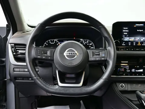 More photos of 2021 Nissan Rogue SL at Dorsett Mitsubishi, IN