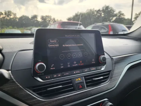 More photos of 2019 Nissan Altima 2.5 Platinum at Dorsett Mitsubishi, IN