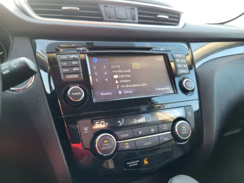 More photos of 2015 Nissan Rogue SL at Dorsett Mitsubishi, IN