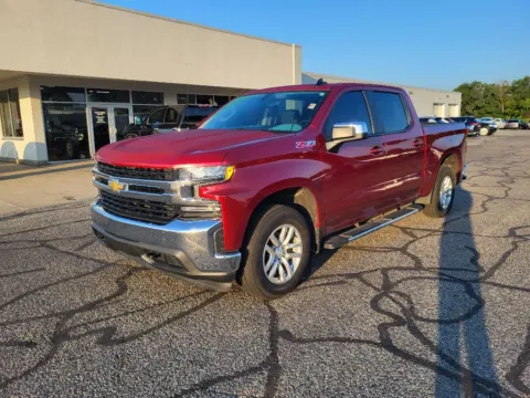 Red 2019 Chevrolet Silverado 1500 LT for sale in Terre Haute, IN