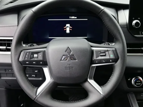 More photos of 2025 Mitsubishi Outlander PHEV SE at Dorsett Mitsubishi, IN